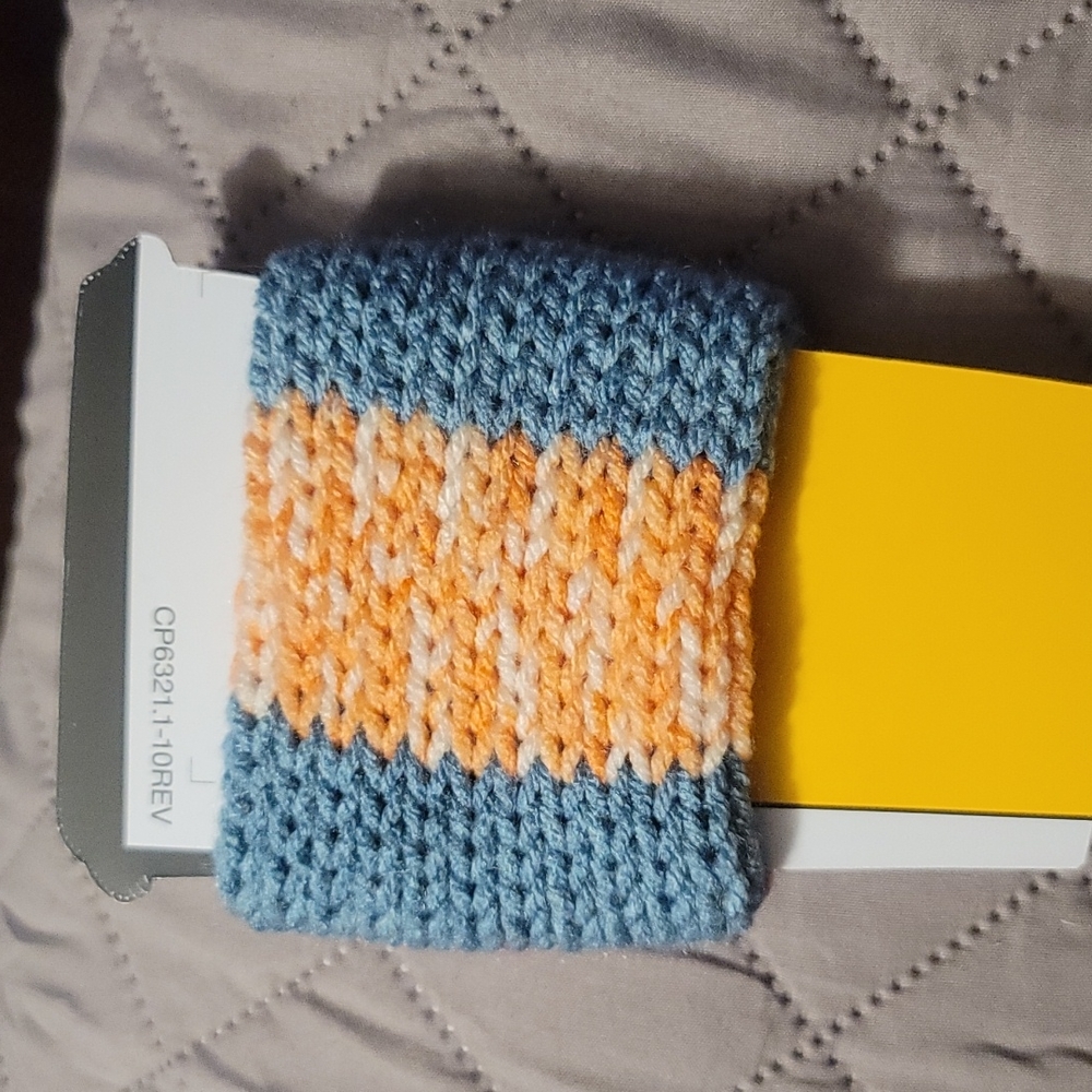 Handmade cozy - Picture 2 of 2